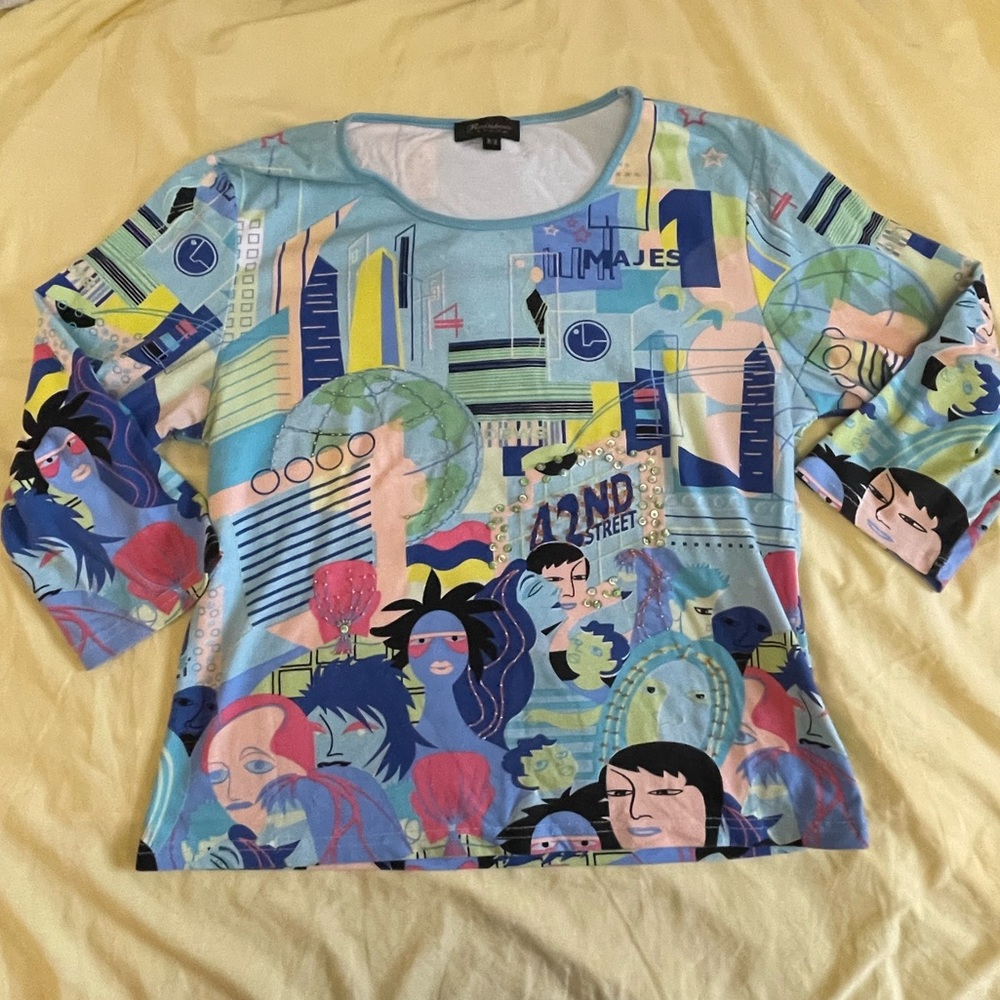 2000’s graphic top